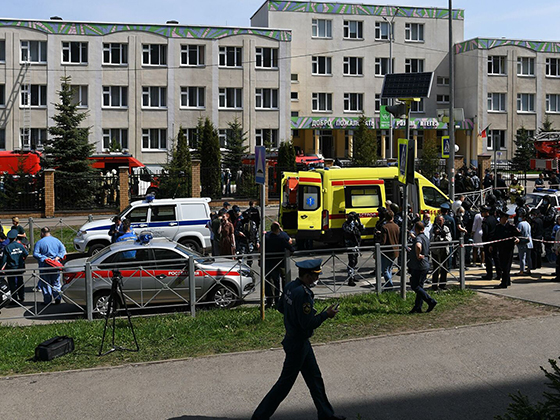 В Казани погибли тринадцать человек в результате стрельбы в школе