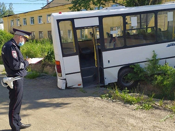 При аварии с участием автобуса в Свердловской области пострадали 15 человек, 6 погибли