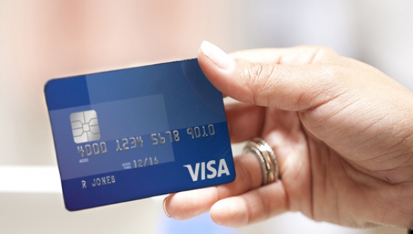 Платежная система Visa поднимет комиссии за оплату картами в супермаркетах
