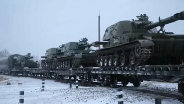 В Беларусь прибыл эшелон с российской самоходной артиллерией