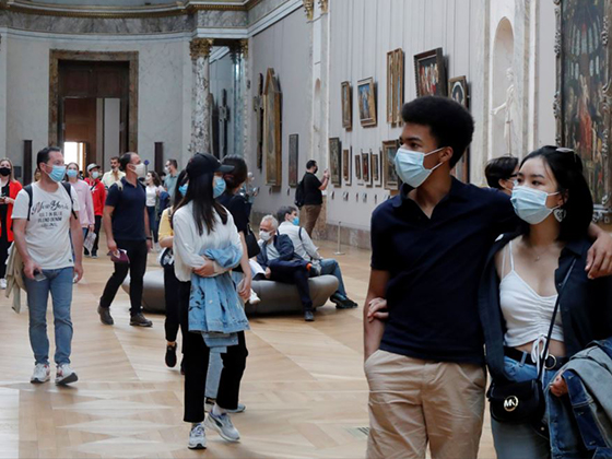 Во Франции запретили носить самодельные маски для лица в общественных местах