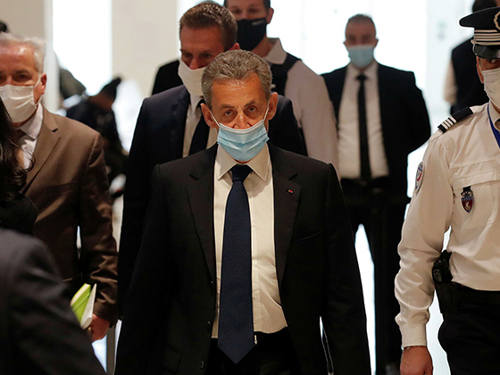 Саркози признан виновным в коррупции 