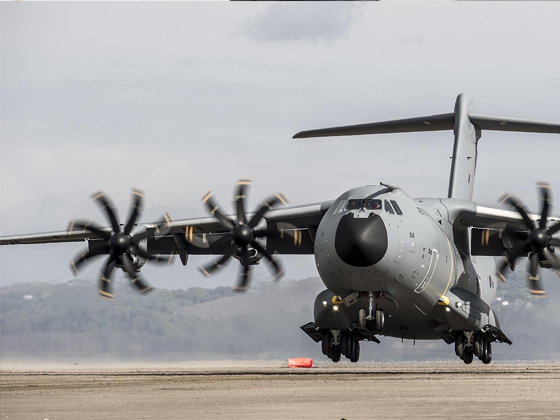 Британская разведка сообщила о попытках России глушить связь у британских военных самолетов